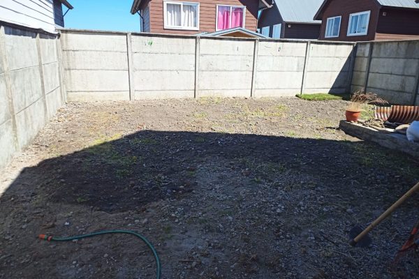 Jardín residencial con pasto en rollo, Región de Los Lagos